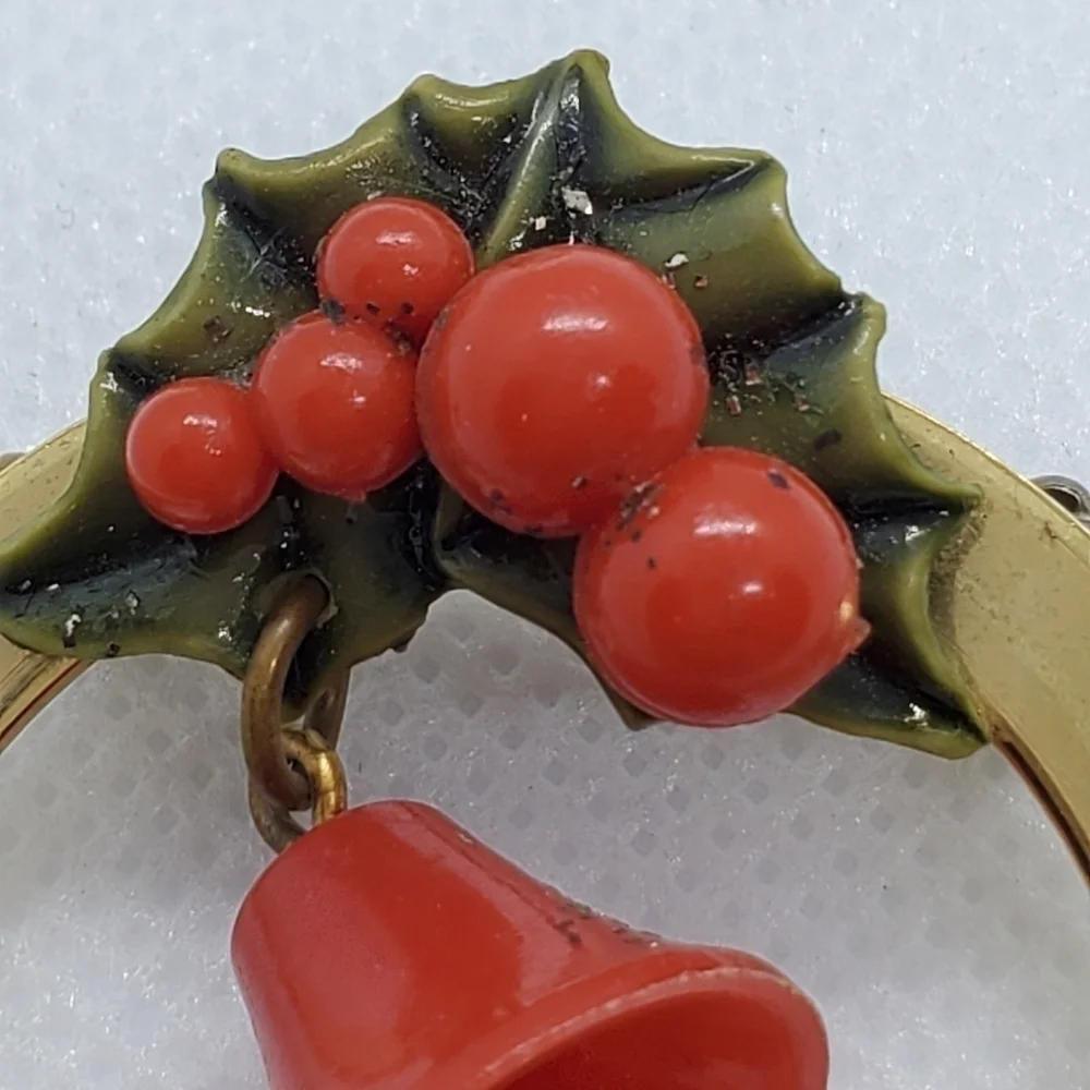 HOLIDAY PIN BROOCH